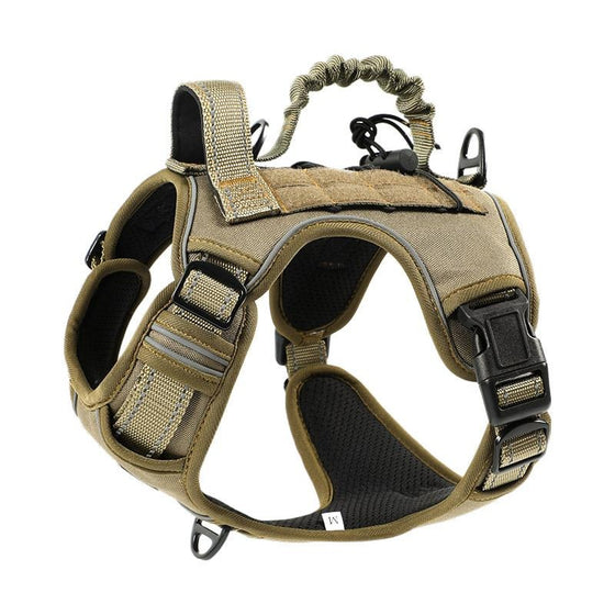 Pechera táctica para perro en color café con paneles de velcro para parches y manija de control superior